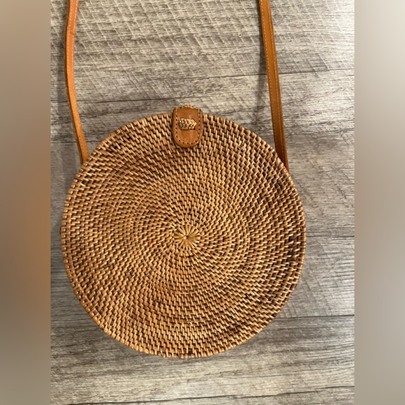 Round Rattan Purse - Picture 2 of 5